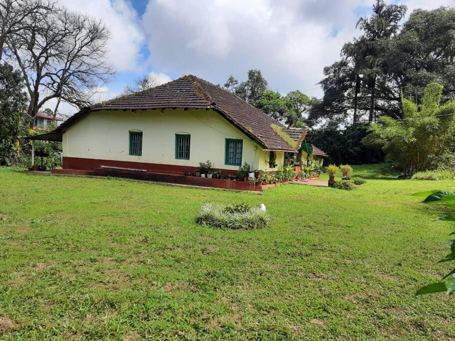 A Quaint Cottage With Rajah'S Seat View. Madikeri Buitenkant foto